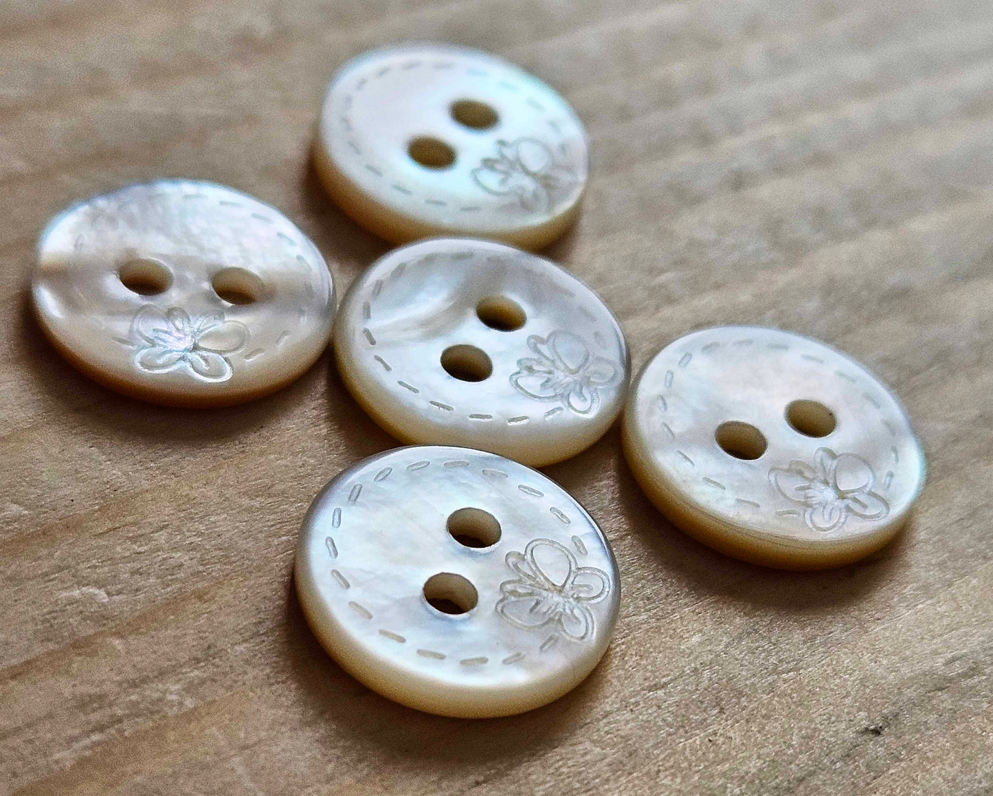 SWIRLING BUTTERFLY / 11mm / MOP Shell Buttons / Sewing Buttons