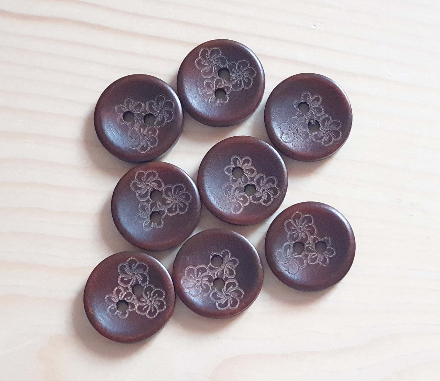 AvoDesigns THE THREE SISTERS / Brown 2-Hole Wooden Buttons / 20mm (Set of 6)