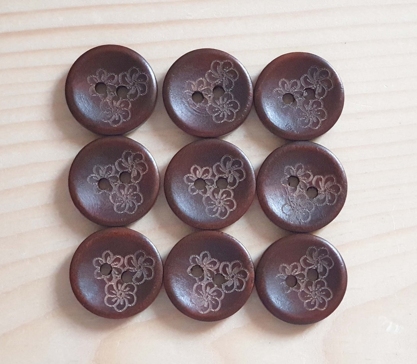 AvoDesigns THE THREE SISTERS / 20mm - 6 buttons / Wooden Buttons / Sewing Buttons