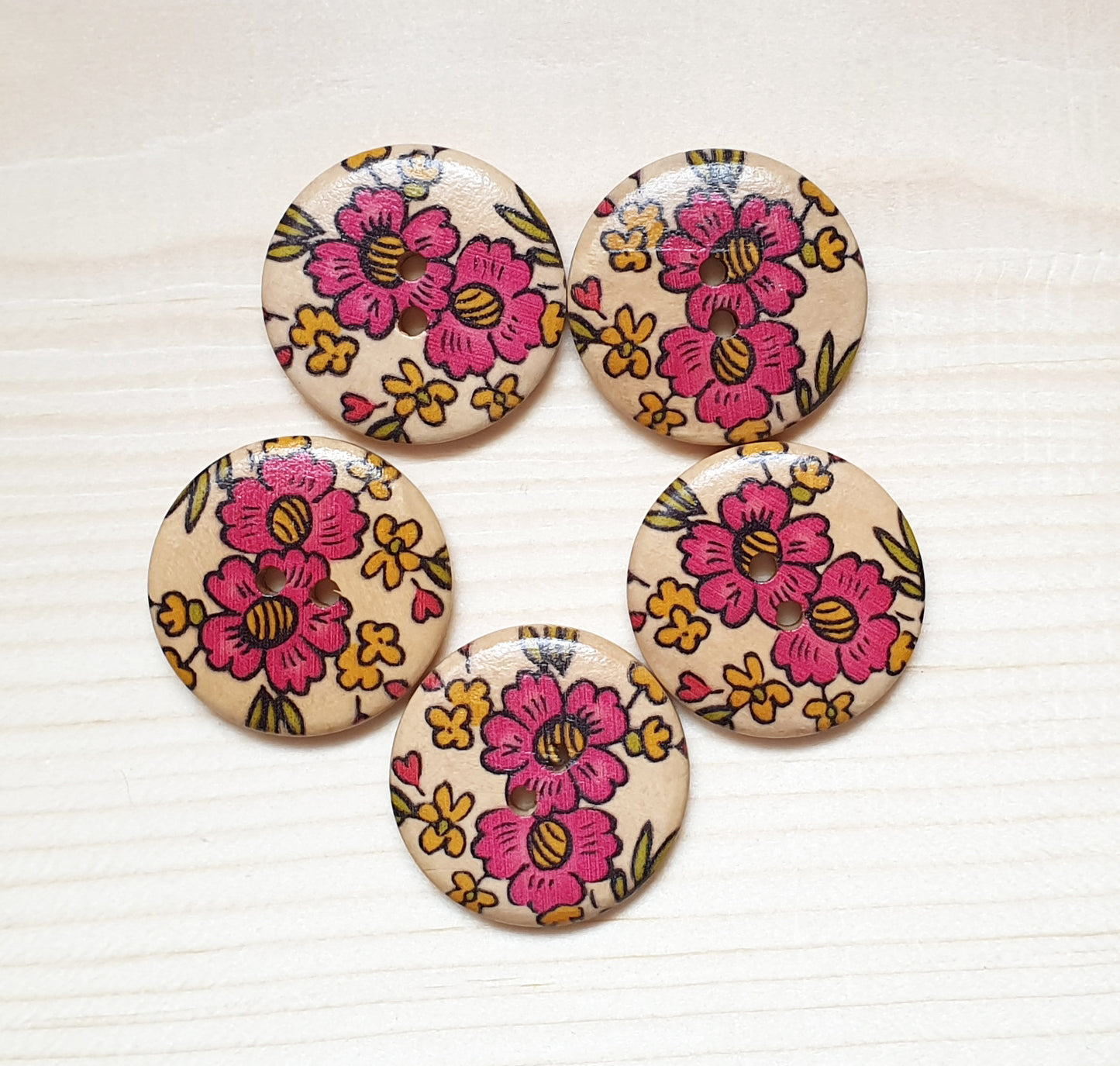 TWIN DAISIES / 30mm / Set of 5 buttons / Wooden Buttons / Sewing Buttons