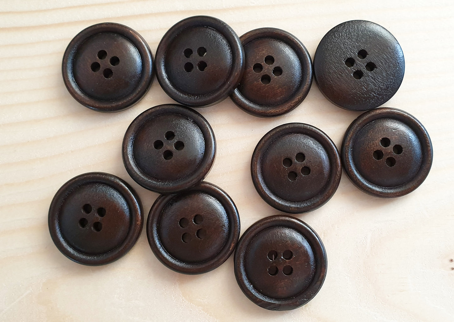 THIN EDGE BREAD Dark Brown / 20mm 25mm / Set of 4 buttons / Wooden Buttons / Sewing Buttons