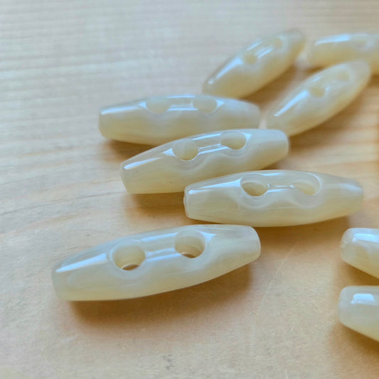 CREAM SWIRL / Resin Toggle Buttons / 31mm / Set of 6