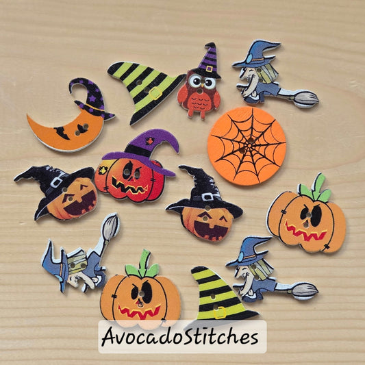 TRICK OR TREAT / 8 buttons / Wooden Buttons / Sewing Buttons