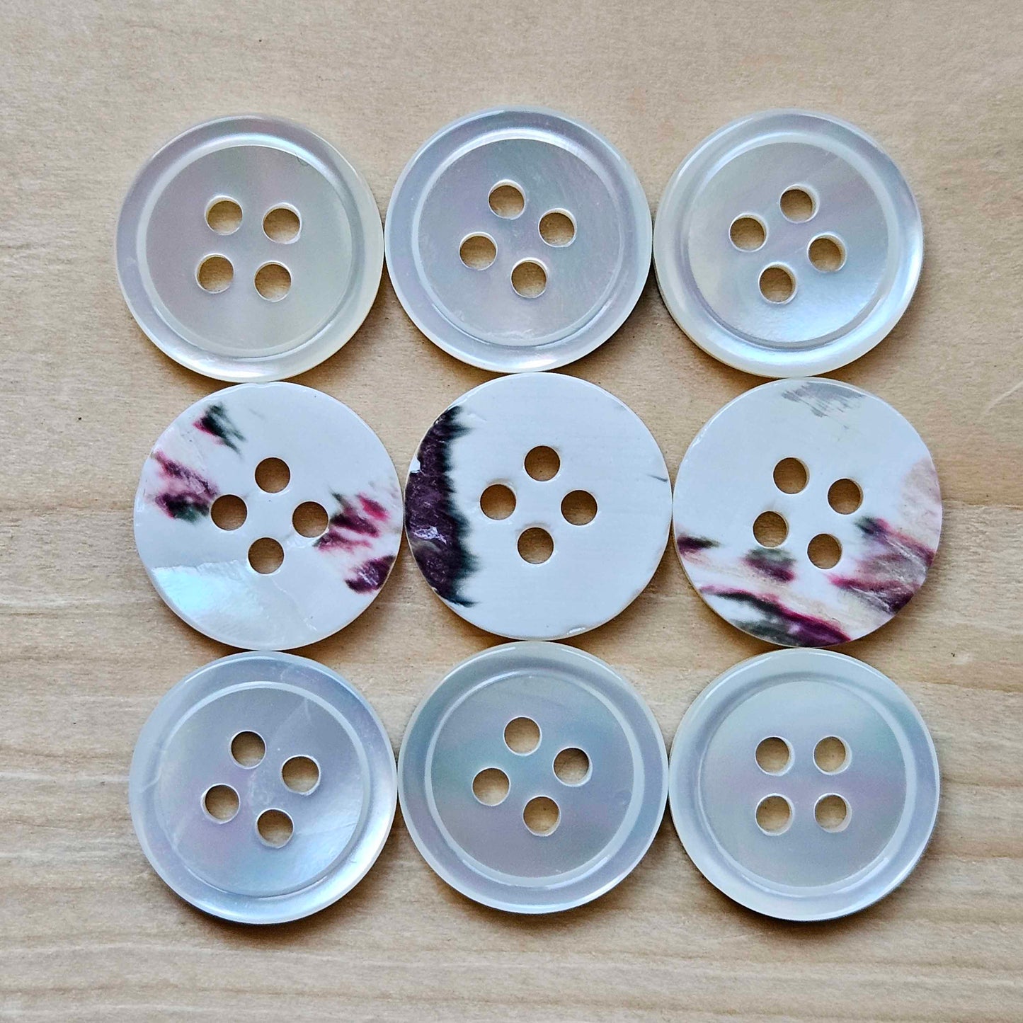 TROCHUS / Natural 4-Hole Seashell Buttons / 11.5-15mm (Set of 6)
