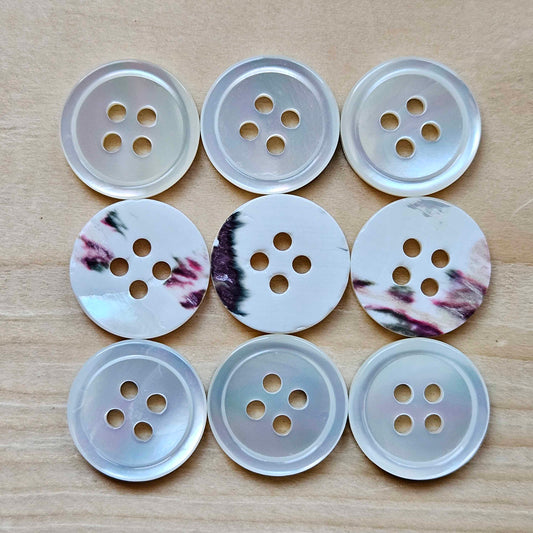 TROCHUS / Natural 4-Hole Seashell Buttons / 11.5-15mm (Set of 6)