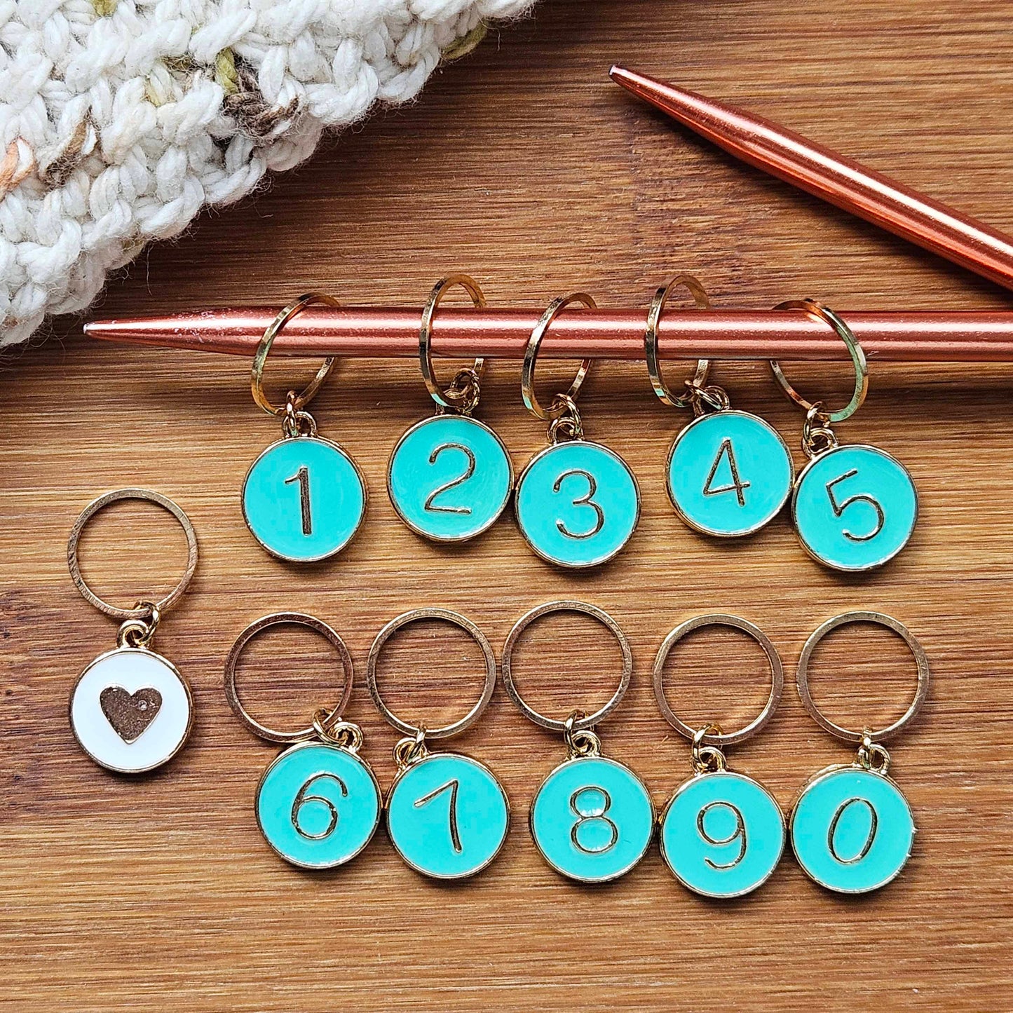 TURQUOISE NUMBERED MARKERS & White Heart / 11pcs / Numbered Stitch Markers / Row Counter Markers / Crochet Knitting Stitch Markers / Notions