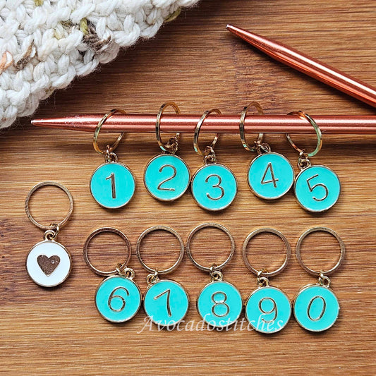 TURQUOISE NUMBERED MARKERS & White Heart / 11pcs / Numbered Stitch Markers / Row Counter Markers / Crochet Knitting Stitch Markers / Notions