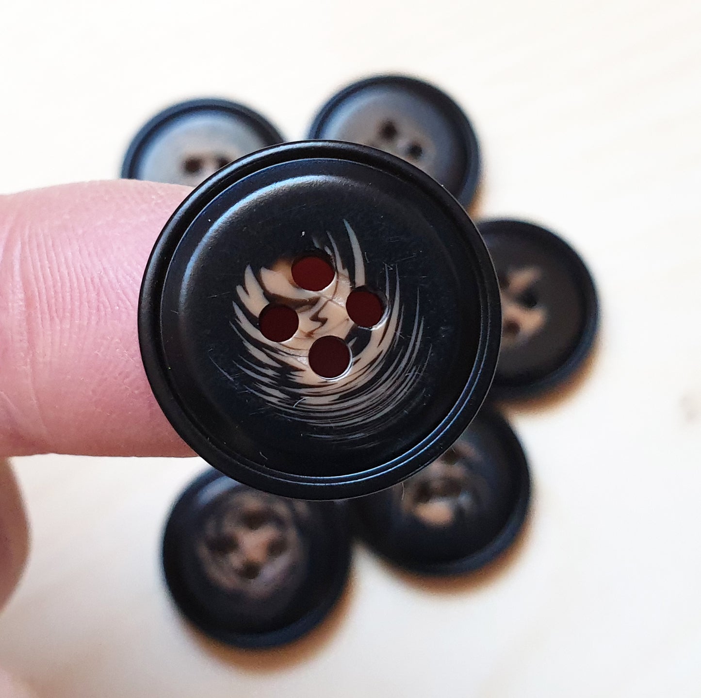 UMBER  / 15-25 mm / Resin Buttons / Sewing Buttons