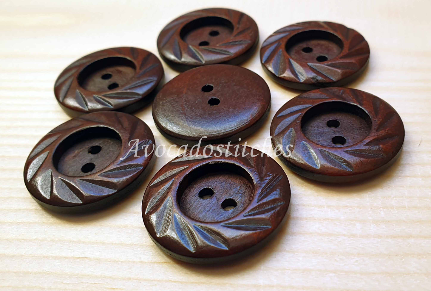 VINTAGE FOLIAGE / 30mm - 4 buttons / Wooden Buttons / Sewing Buttons