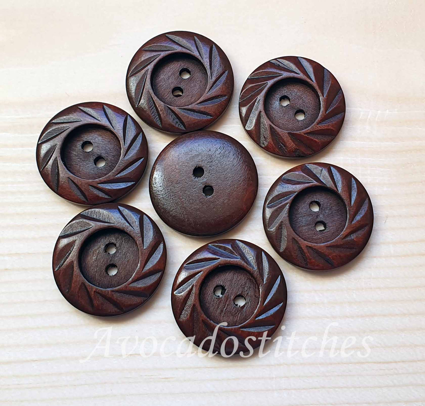 VINTAGE FOLIAGE / 30mm - 4 buttons / Wooden Buttons / Sewing Buttons