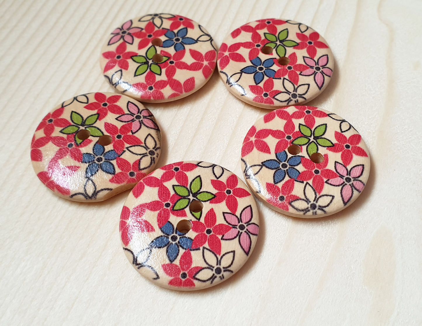 VIVID STARFLOWERS / 30mm / Set of 4 buttons / Wooden Buttons / Sewing Buttons