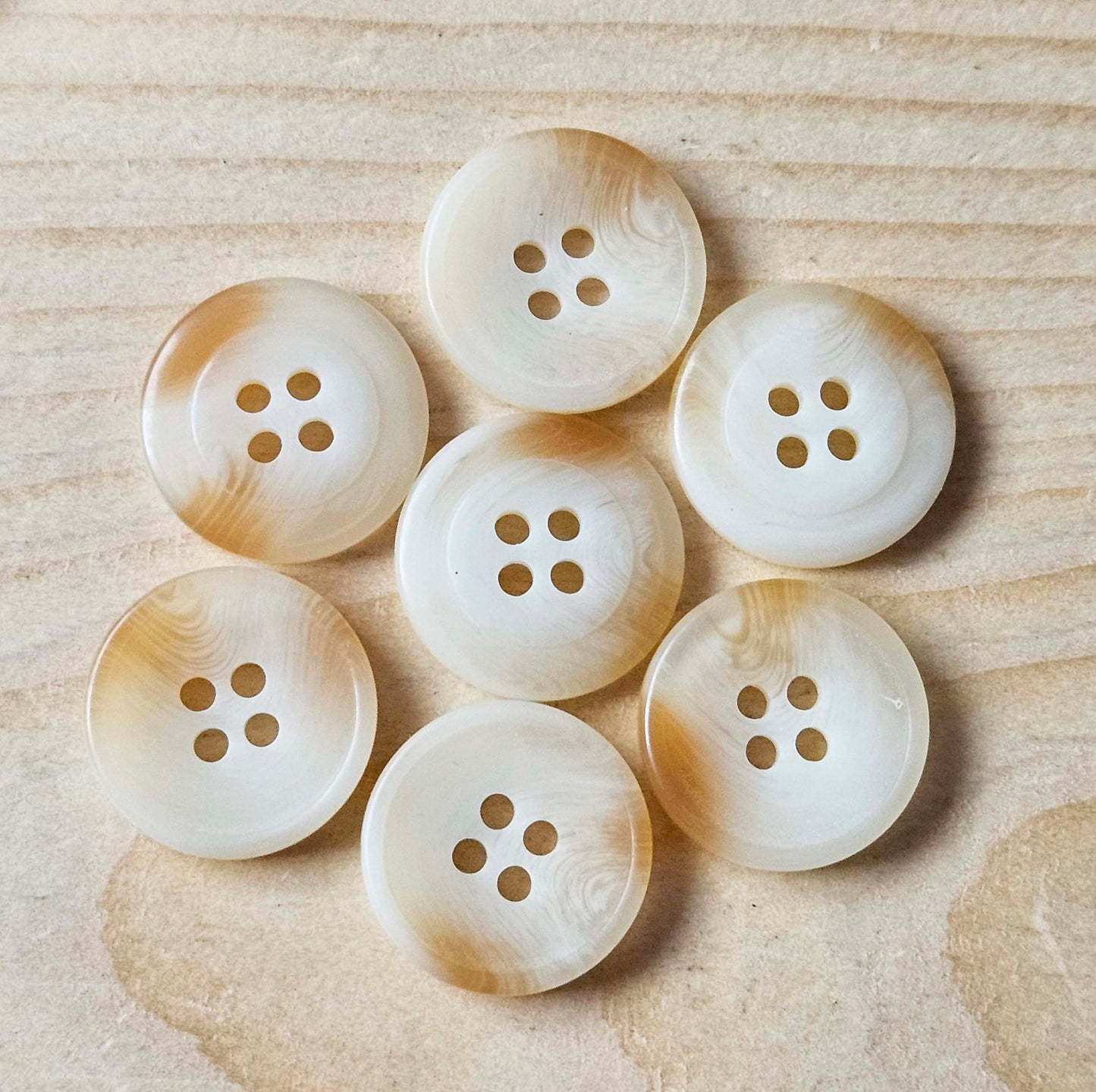 VANILLA SHORTCAKE / 18mm / Resin Buttons / Sewing Buttons