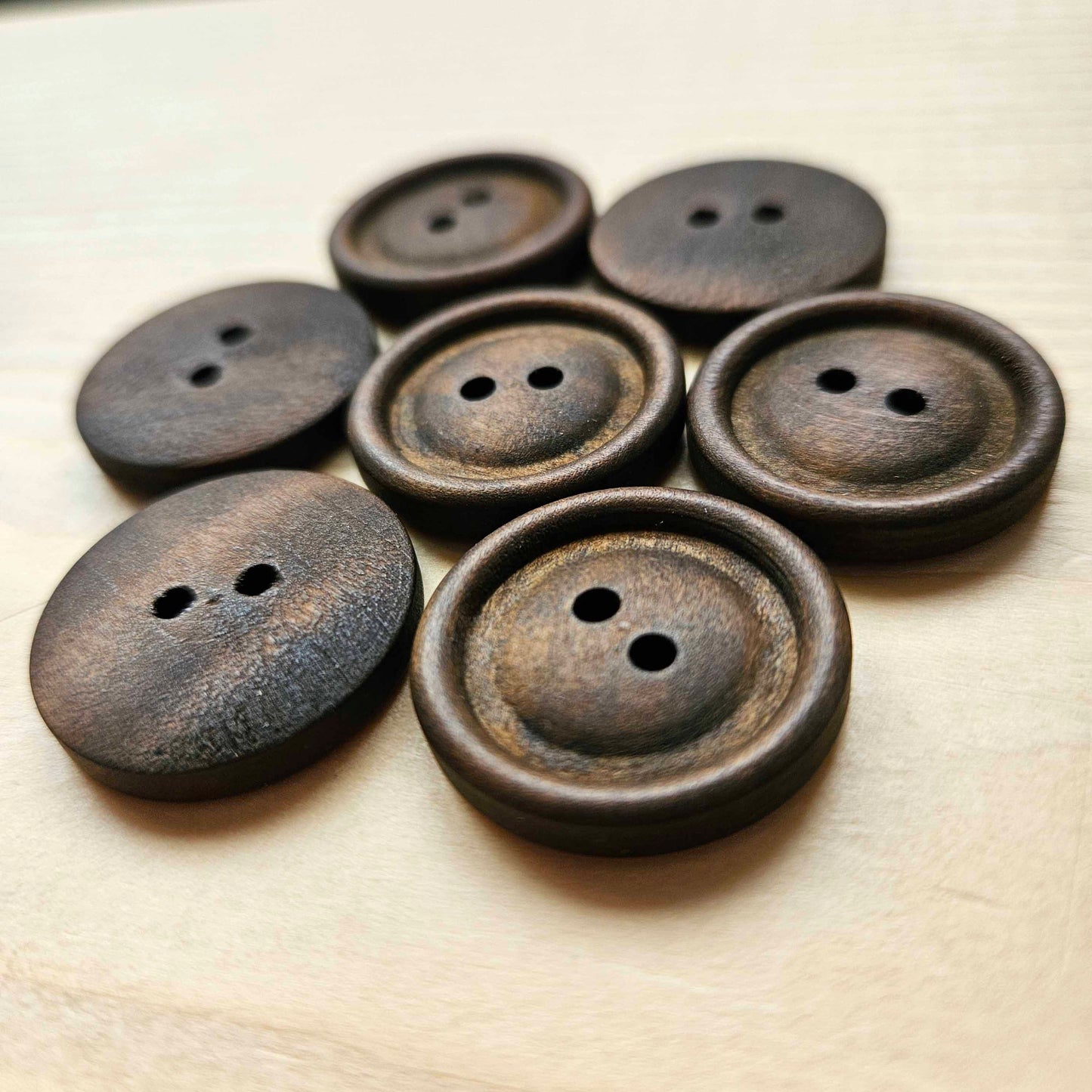 VINTAGE BROWN / 25mm - 4 buttons / Wooden Buttons / Sewing Buttons