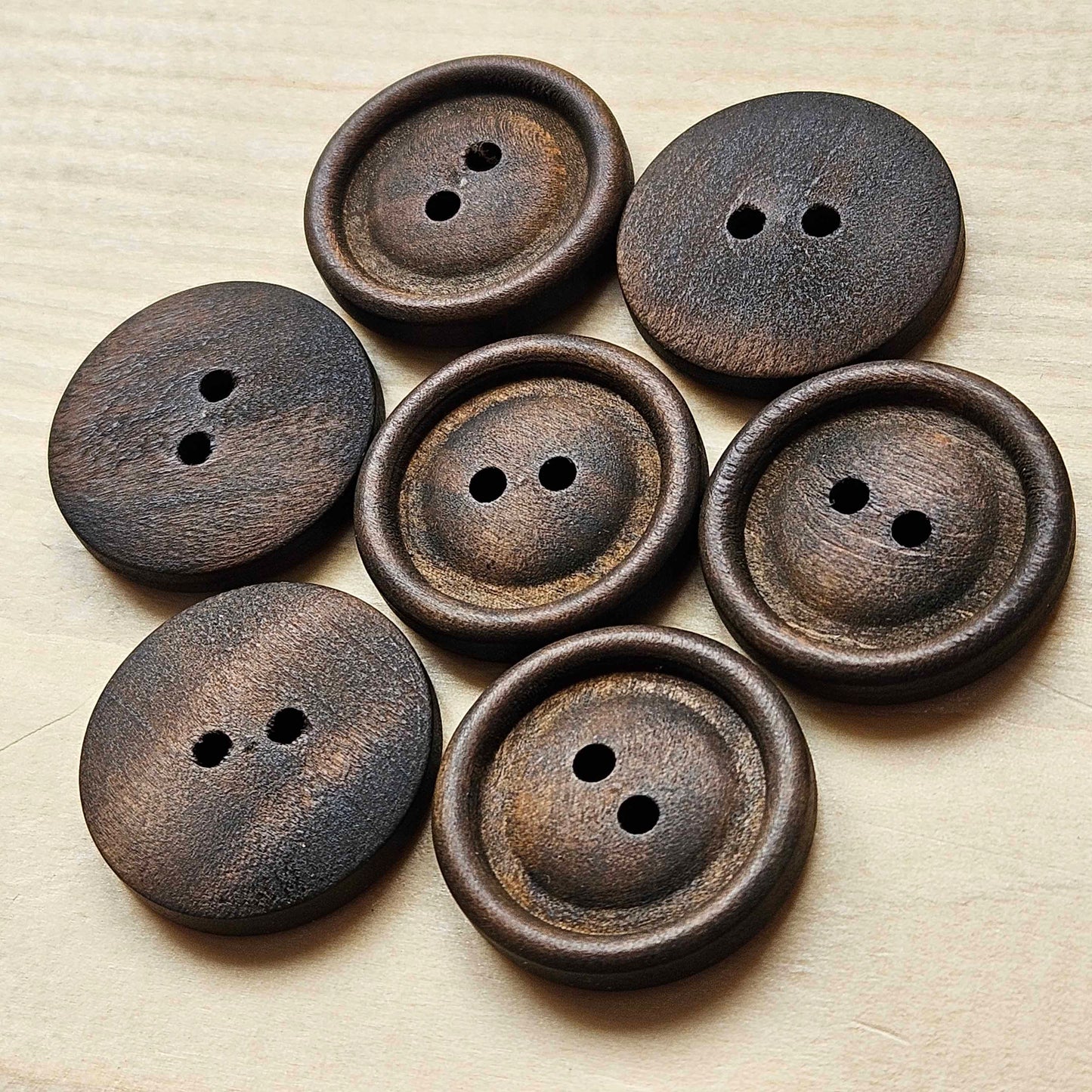 VINTAGE BROWN / 25mm - 4 buttons / Wooden Buttons / Sewing Buttons