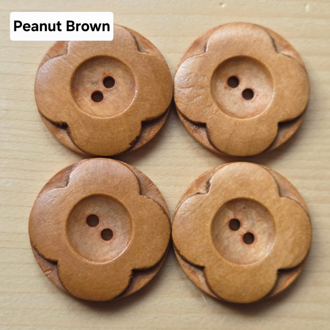 VINTAGE FLOWER ROUND / Peanut Brown / Wooden Buttons / 30mm (Set of 4)