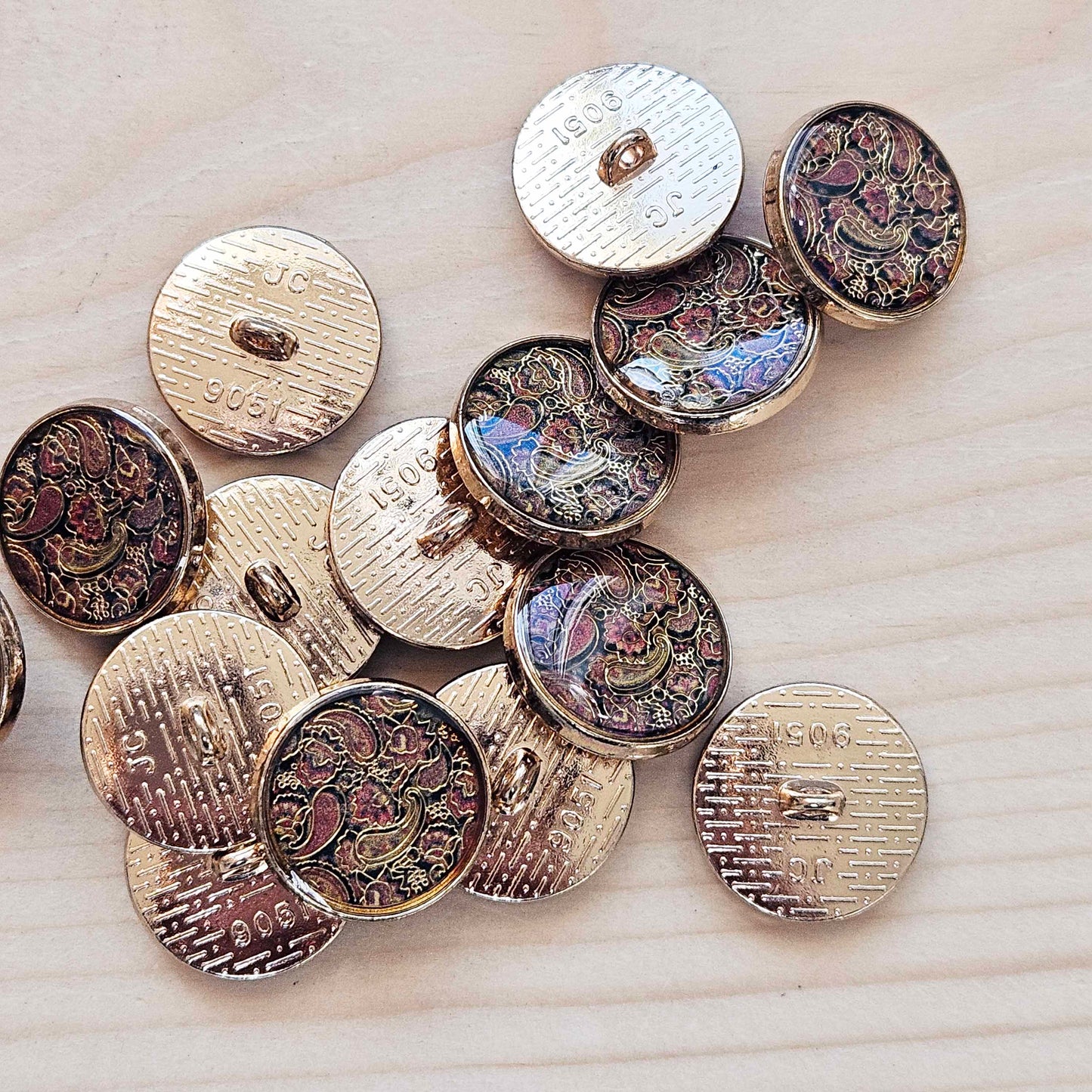 VINTAGE INDIAN ART Shank / 18mm - 4 buttons / Metal Shank Buttons / Sewing Buttons