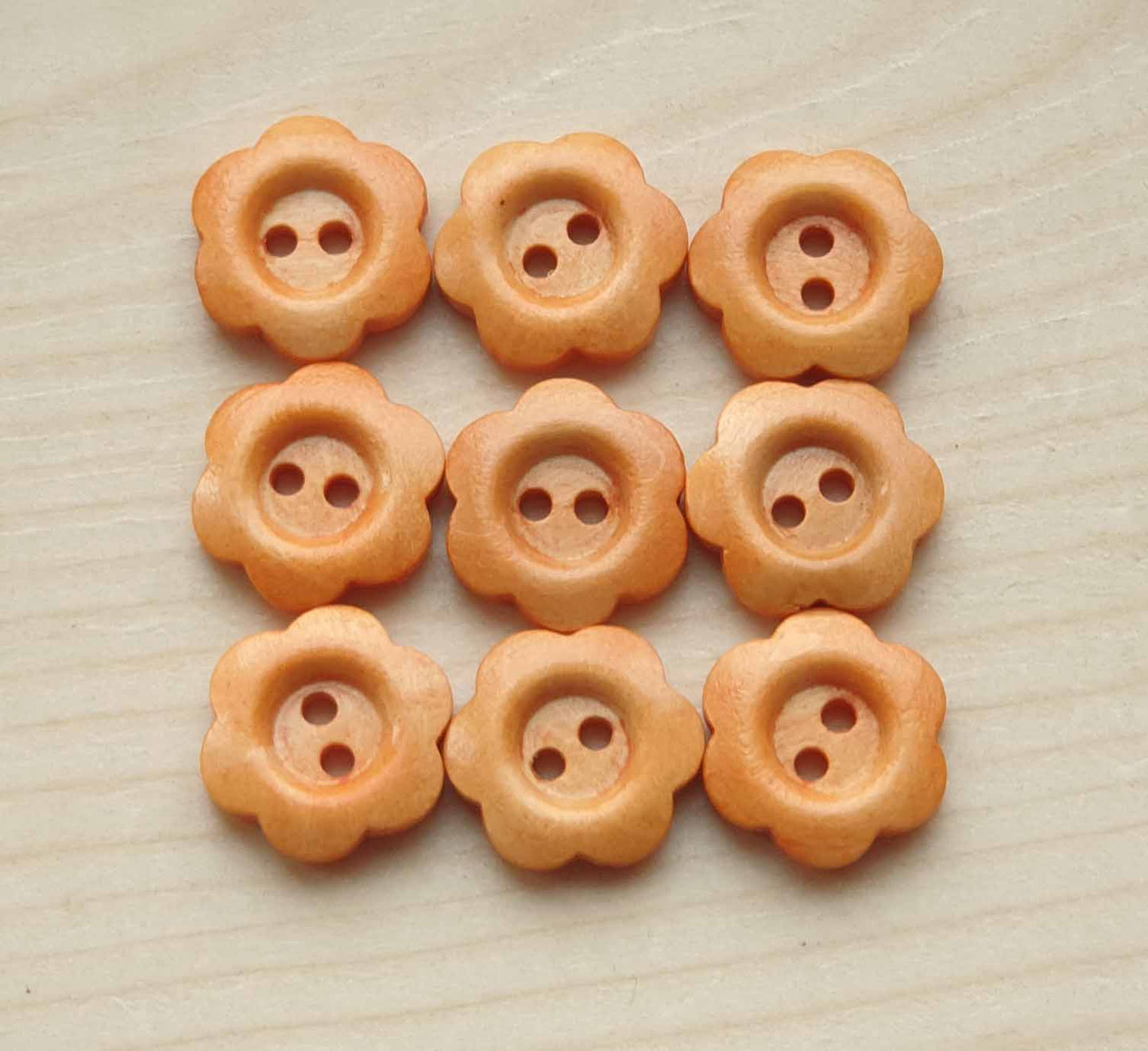 VINTAGE FLOWER 2-HOLE PEACH / 15mm / Wooden Buttons / Sewing Buttons
