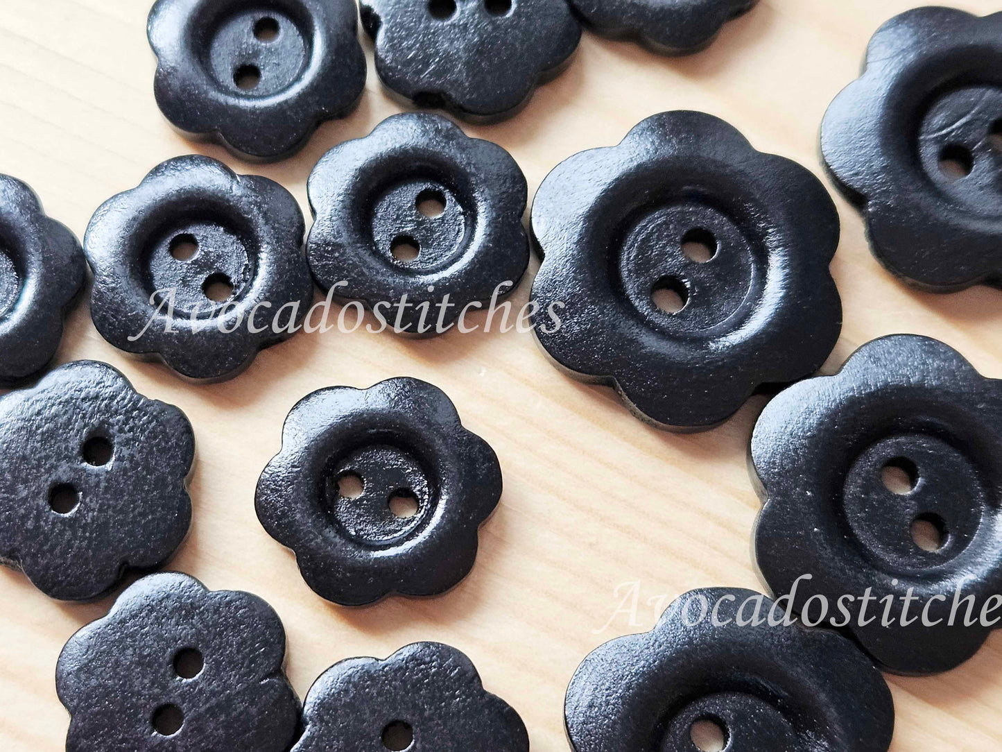VINTAGE FLOWER 2H BLACK / 15-25mm / Wooden Buttons / Sewing Buttons