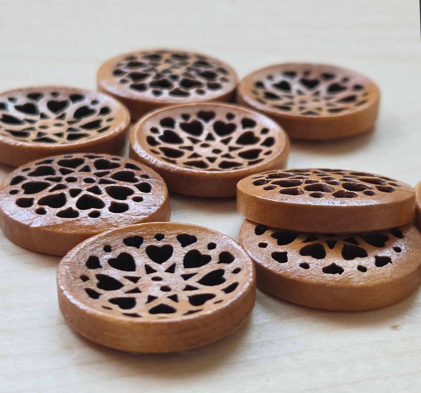 WHETU / Brown 2-Hole Wooden Buttons / 20mm (Set of 6)