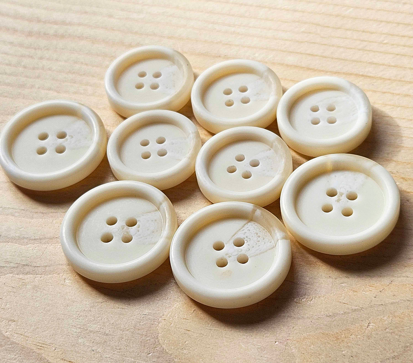 WHITE AGATE / 21-25mm / Resin Buttons / Sewing Buttons