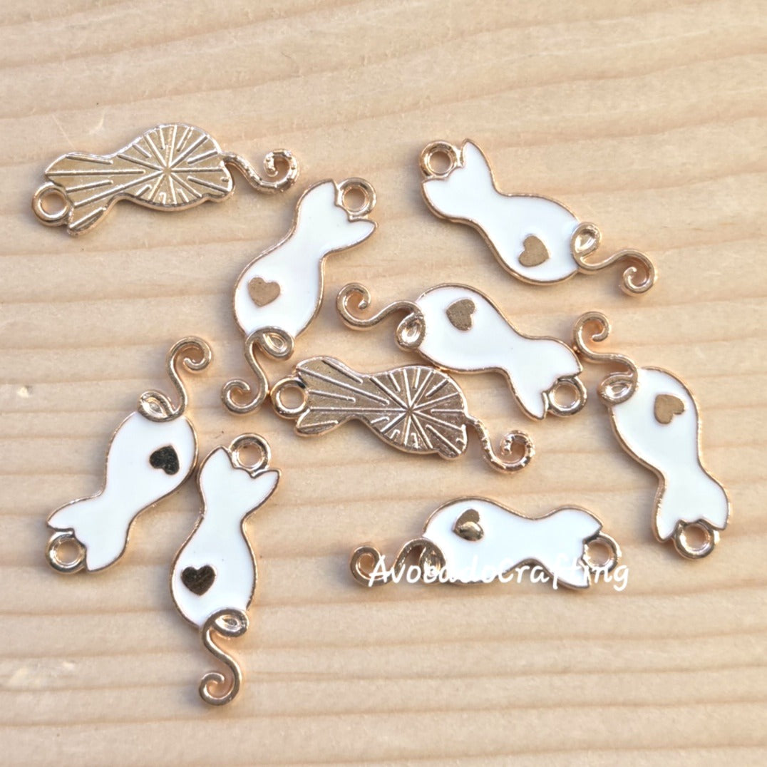 10 pieces // White Cat with Heart Charm / 26*9mm / Jewelry Making