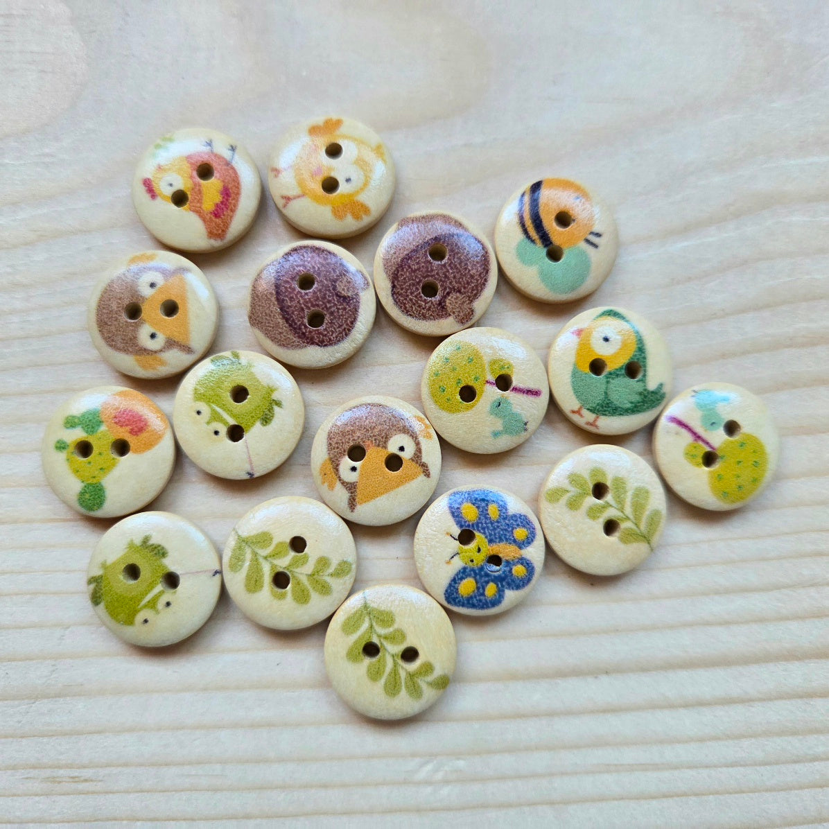 WILD GARDEN / Wooden Buttons / 15mm (Set of 8)