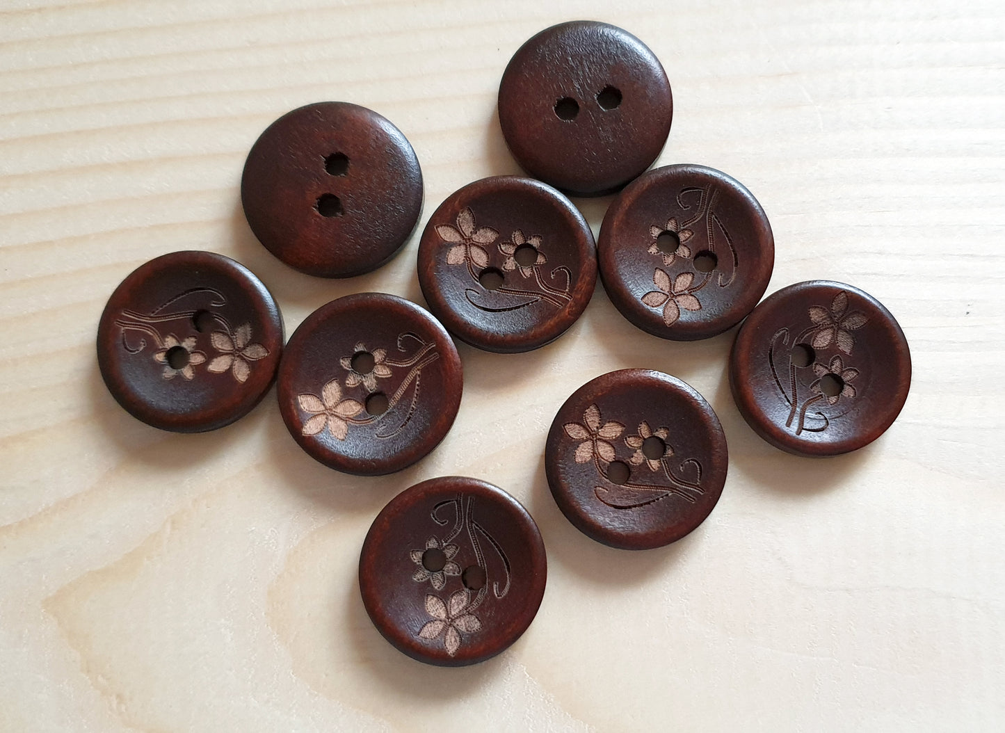 AvoDesigns MOM & ME DAISIES / 20mm - 6 buttons / Wooden Buttons / Sewing Buttons