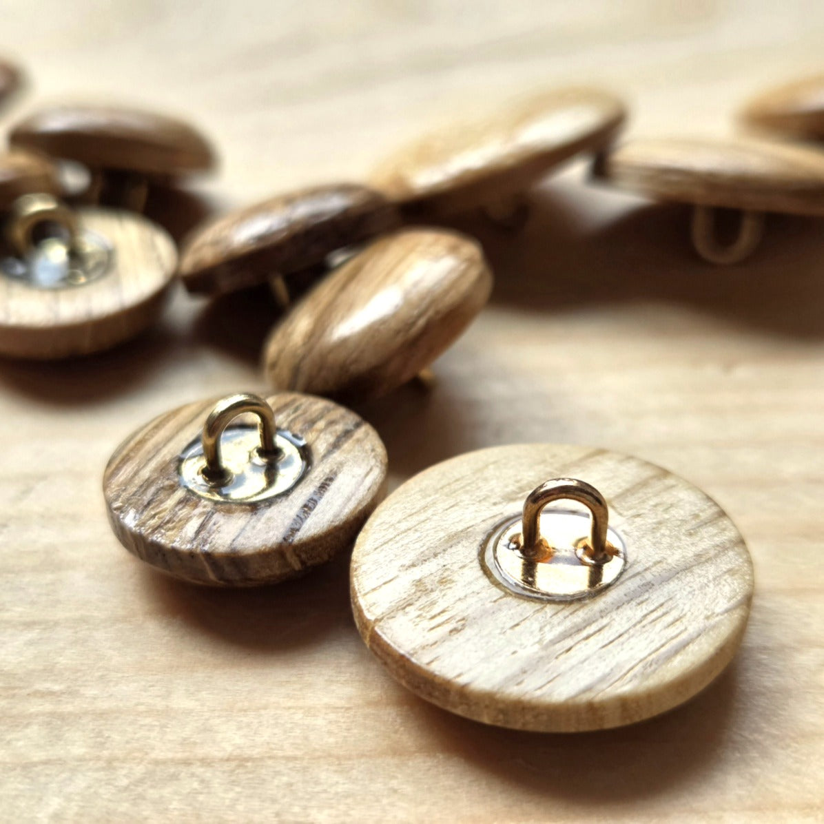 WOODLAND SHANK / Brown Wooden Metal Shank Buttons / 15-20mm (Set of 6)