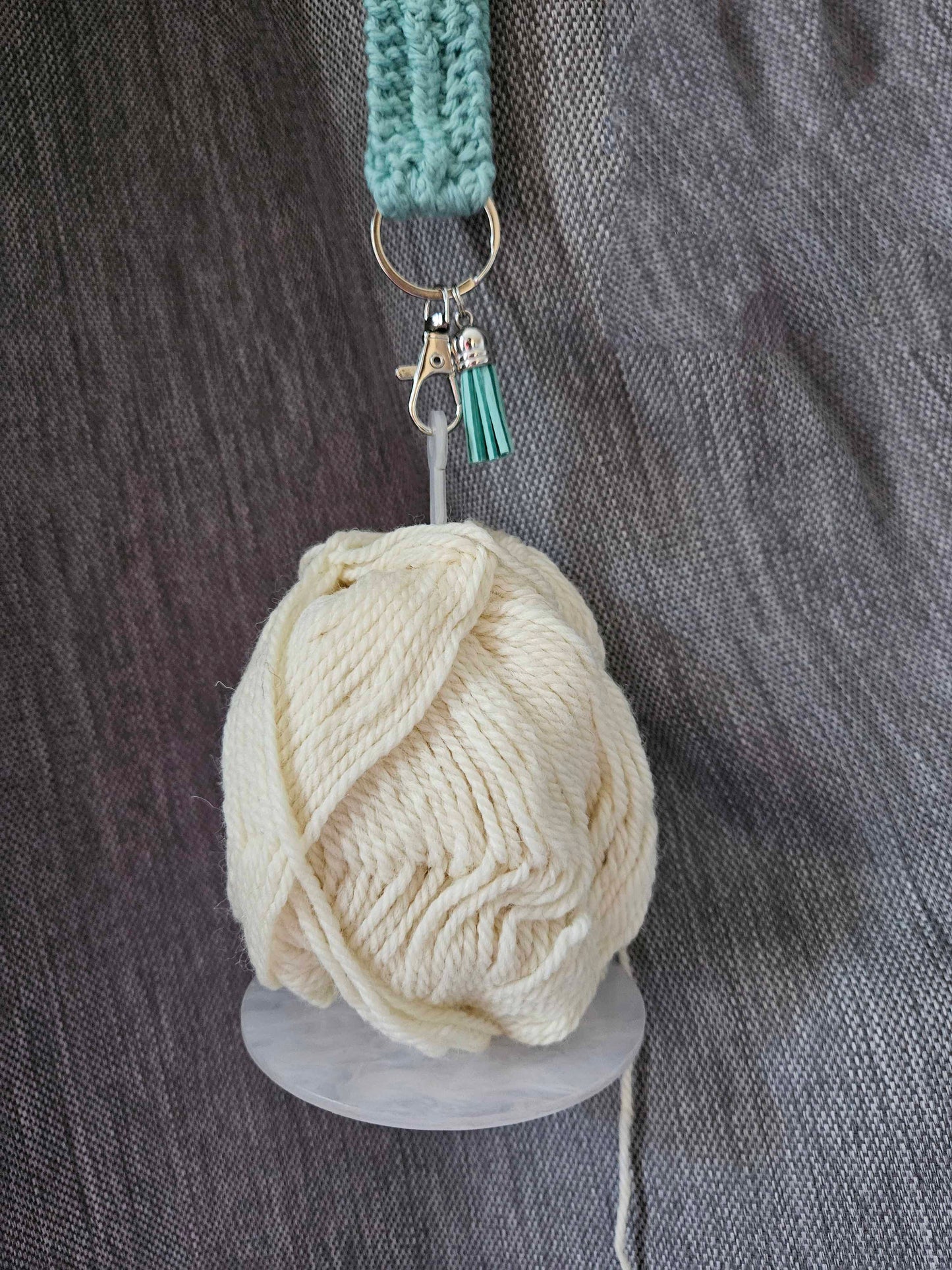 PERLE - Portable Yarn Holder - Wrist Yarn Holder / Knitting Crochet Tool