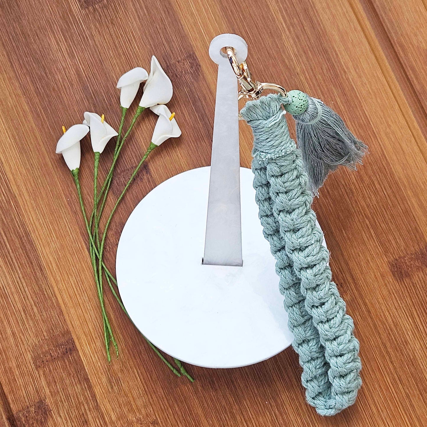 PERLE - Portable Yarn Holder - Wrist Yarn Holder / Knitting Crochet Tool