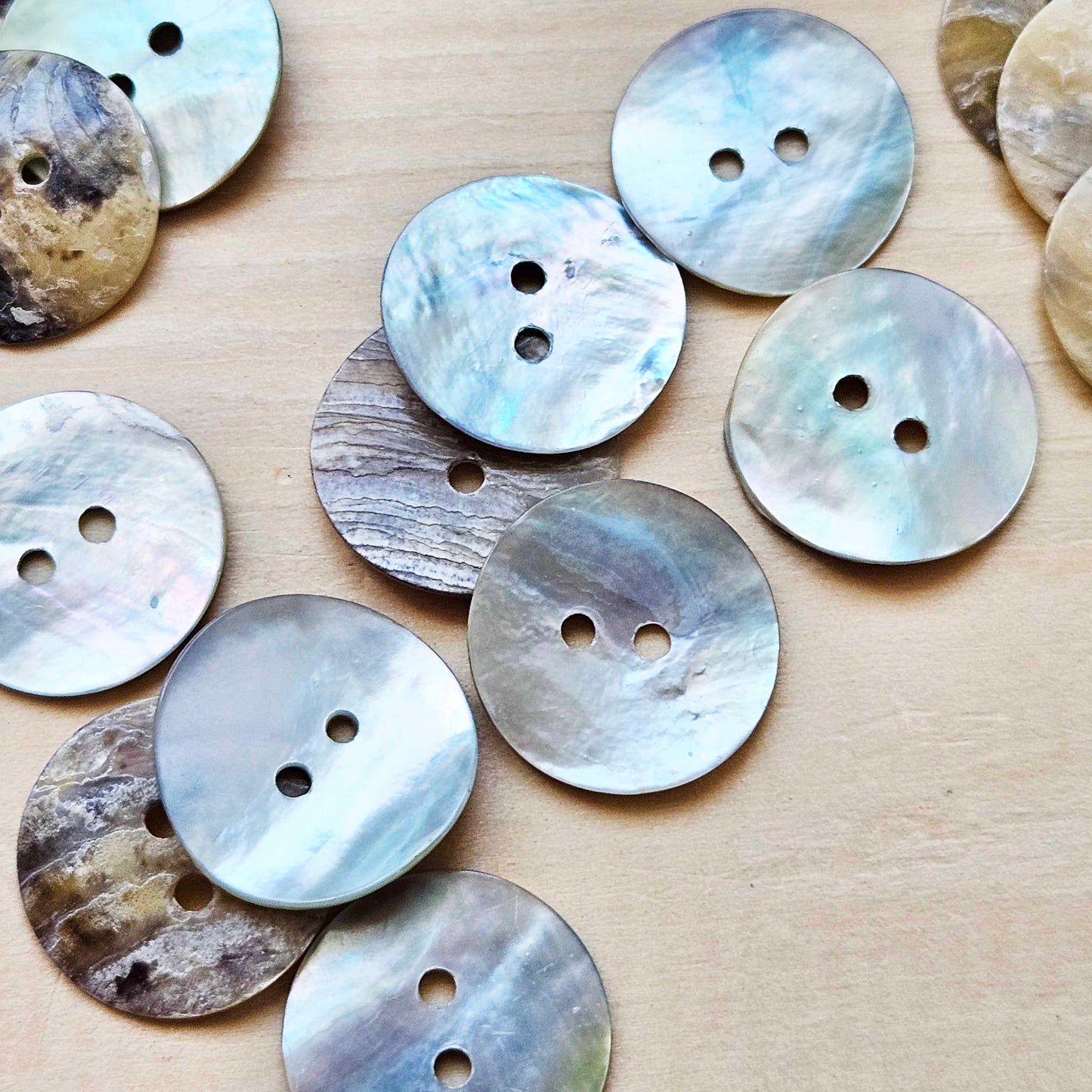 AKOYA SEASHELL Buttons / 15-25mm / MOP Shell Buttons / Sewing Buttons