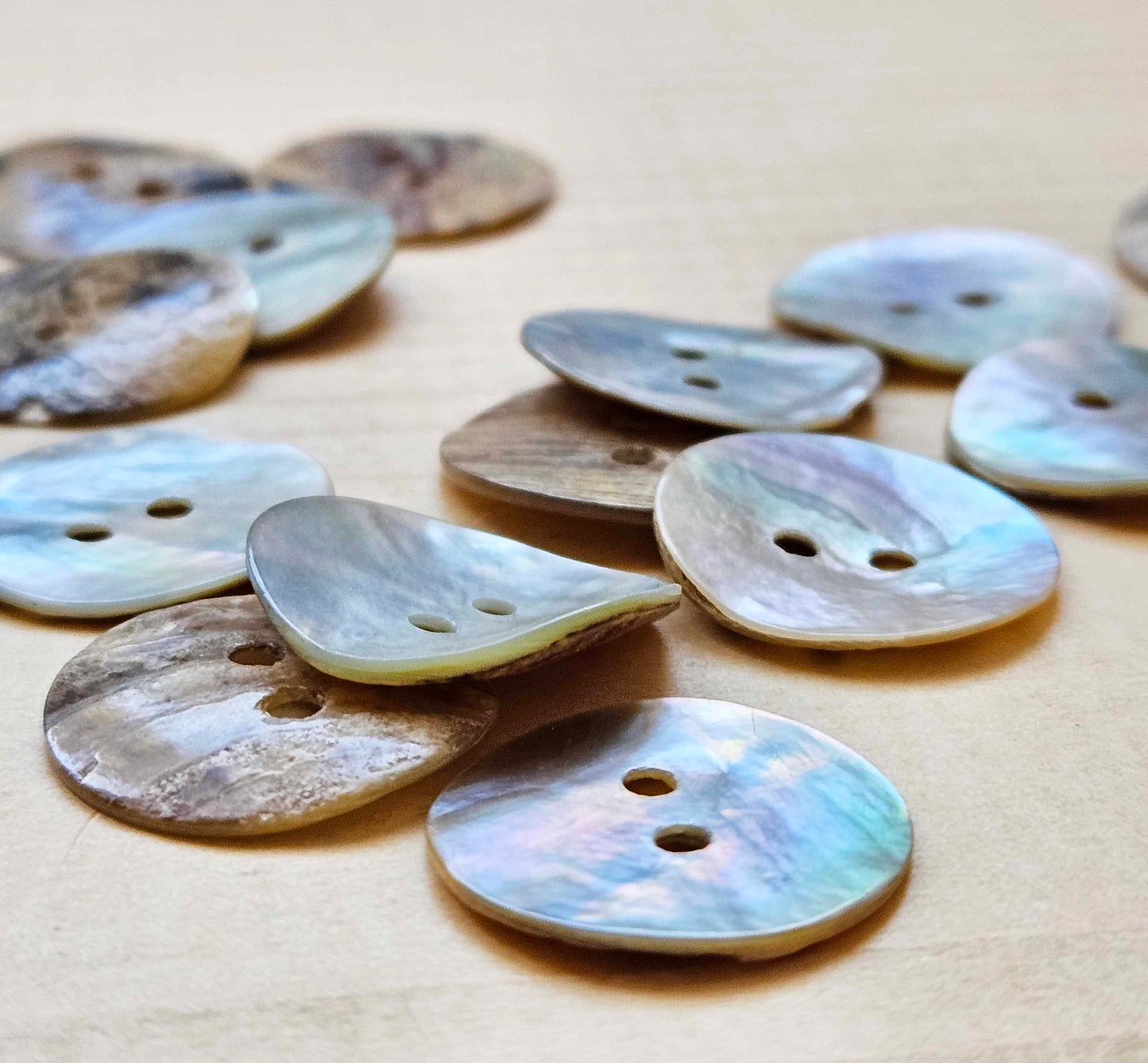 AKOYA SEASHELL Buttons / 15-25mm / MOP Shell Buttons / Sewing Buttons