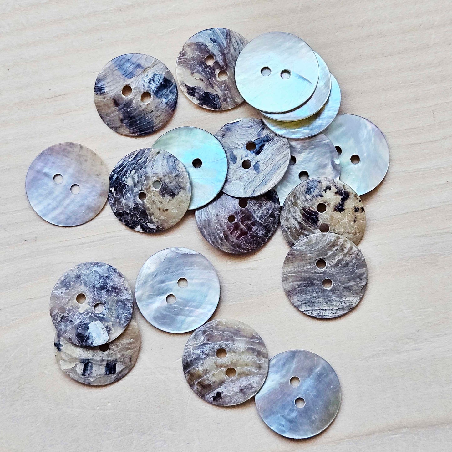 AKOYA SEASHELL Buttons / 15-25mm / MOP Shell Buttons / Sewing Buttons