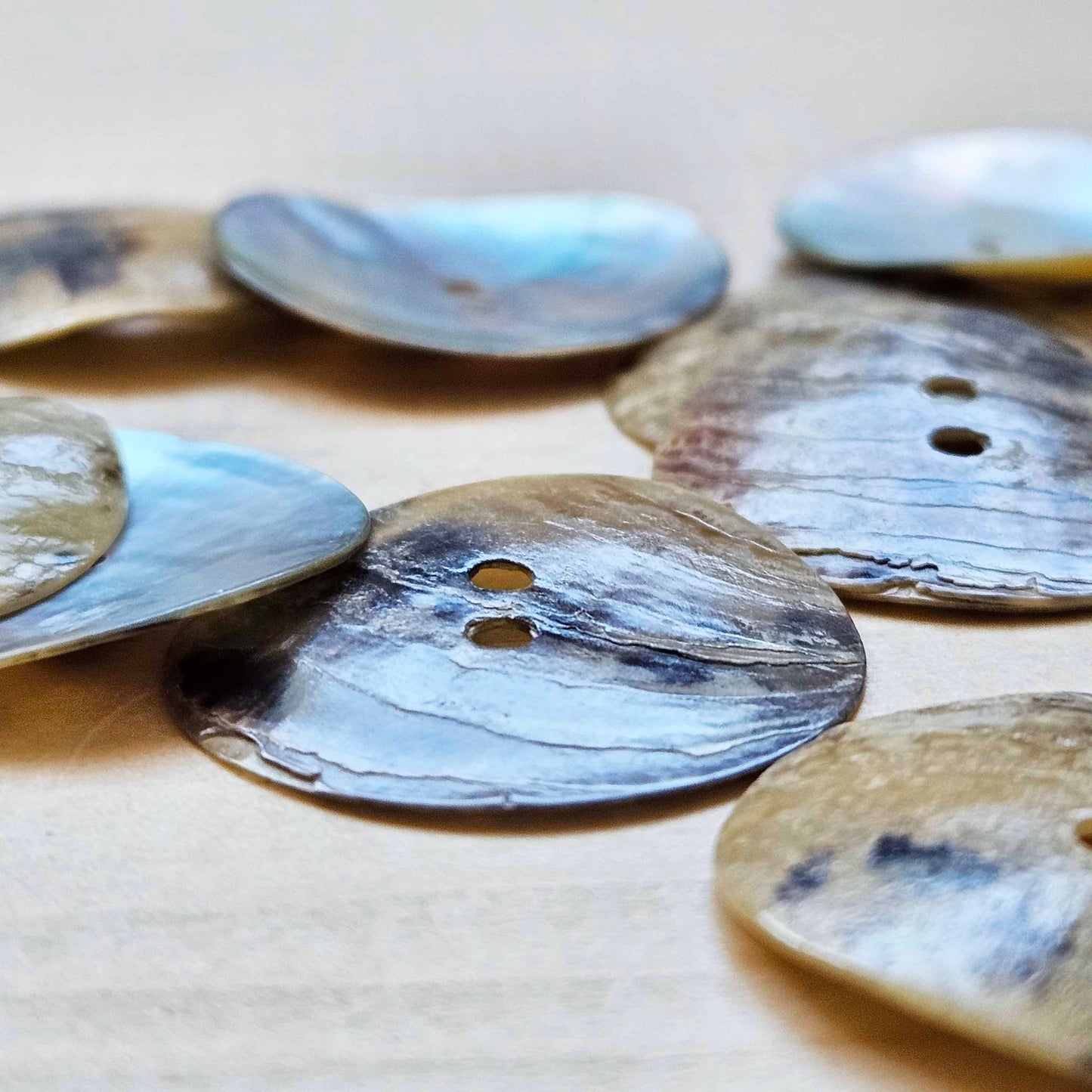 AKOYA SEASHELL Buttons / 15-25mm / MOP Shell Buttons / Sewing Buttons