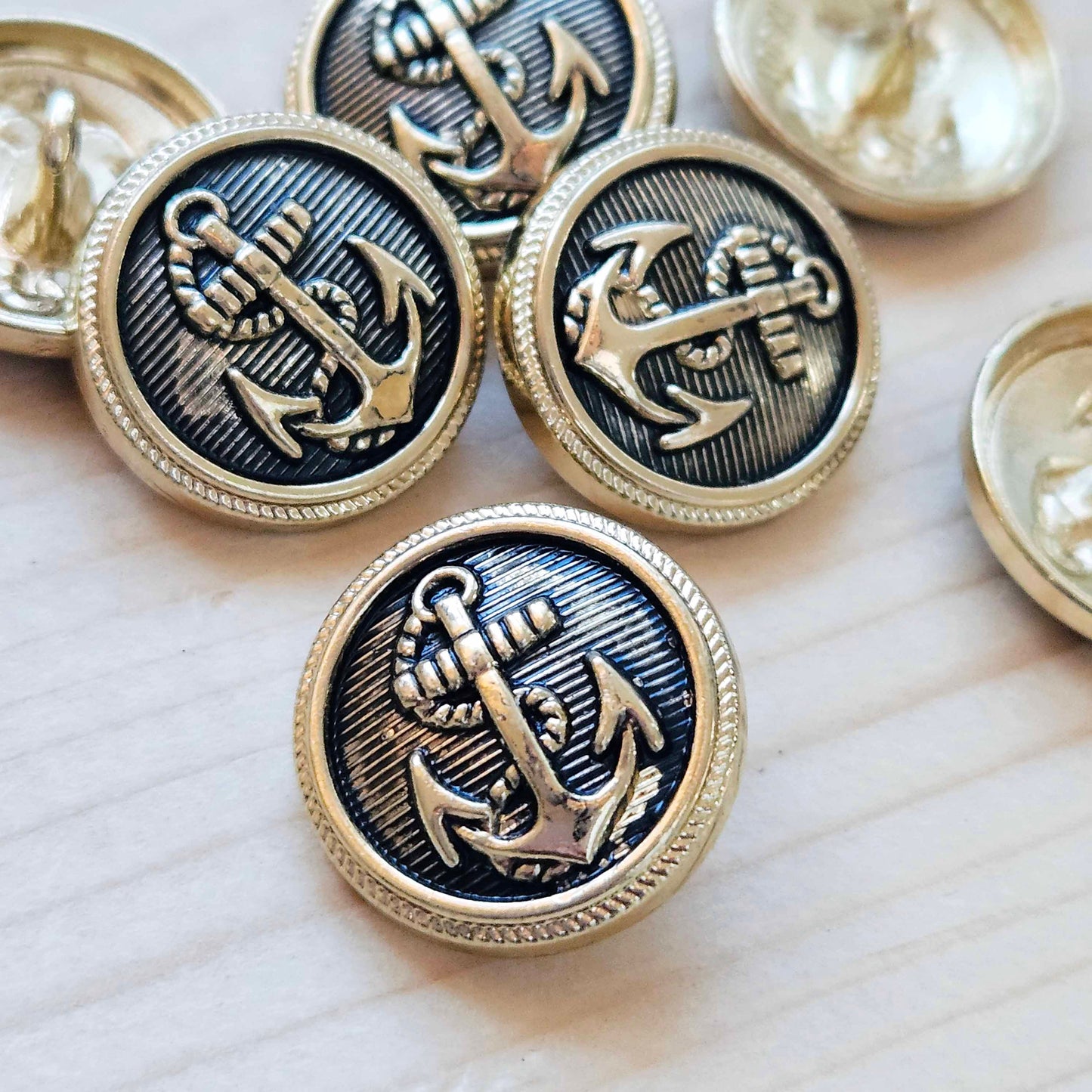 Clearance // ANCHOR SHANK Antique Golden / Metal Alloy Shank Buttons / 15-20mm