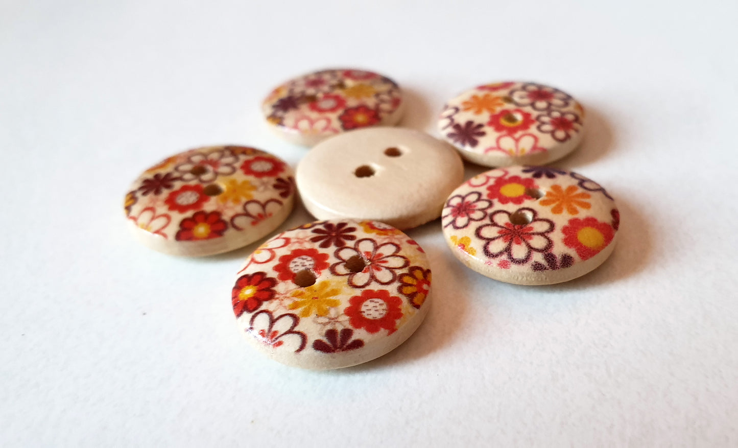 BABY FLOWERS / 18mm - 6 buttons / Wooden Buttons / Sewing Buttons