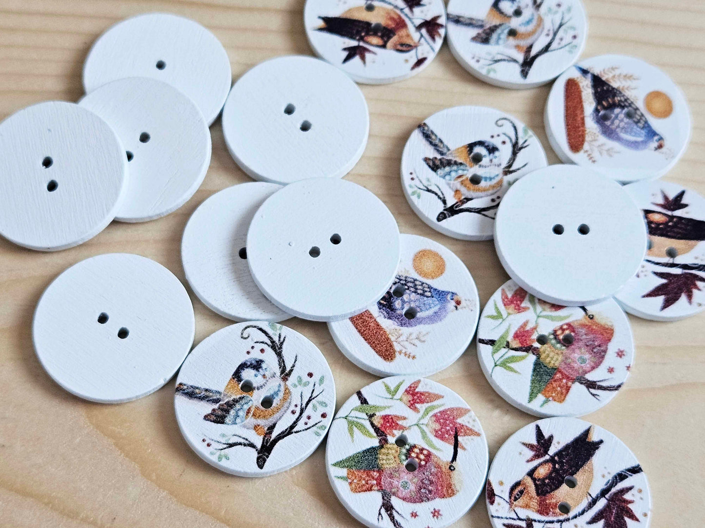 BIRDS / 25mm / Wooden Buttons / Sewing Buttons