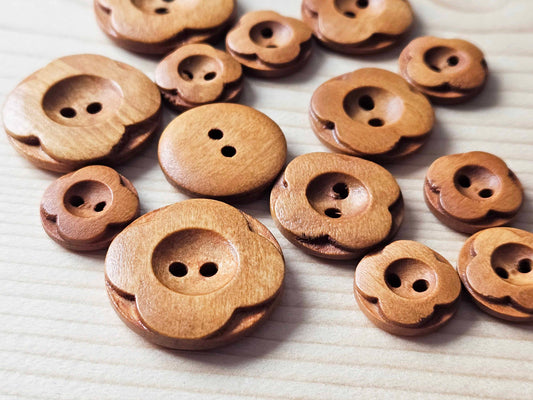 VINTAGE FLOWER ROUND 2-HOLE Light Coffee / 15-25mm / Set of 6 buttons / Wooden buttons / Sewing Buttons