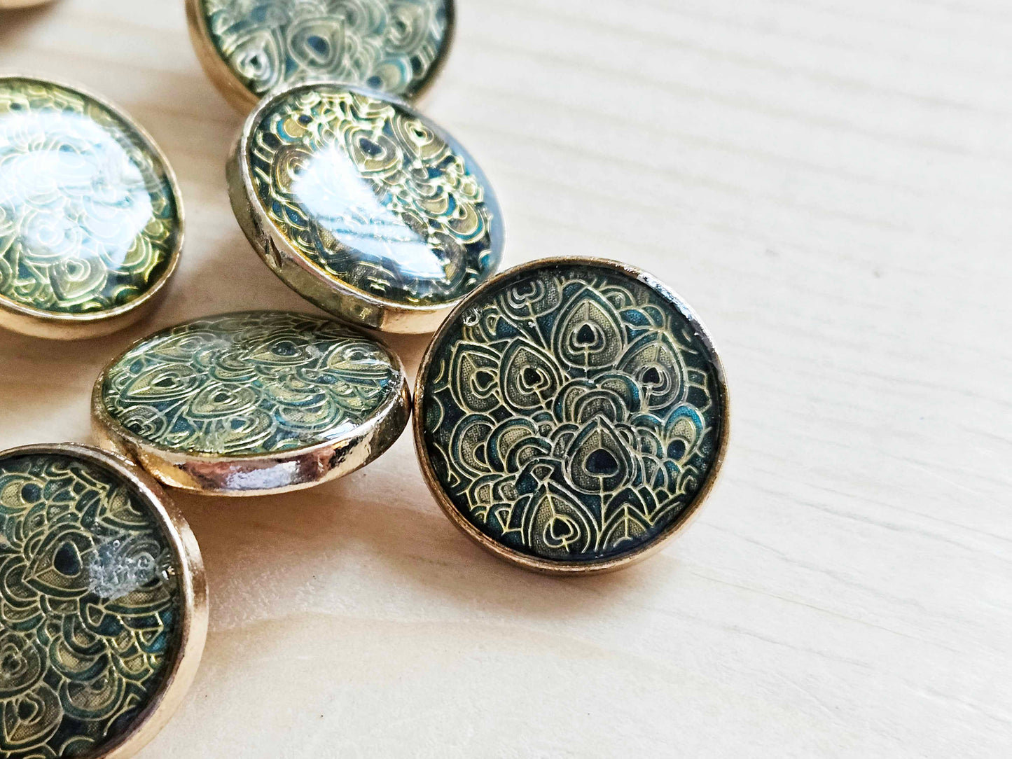 GOLDEN PEACOCK / 18mm / 4 buttons / Metal Shank Buttons / Sewing Buttons