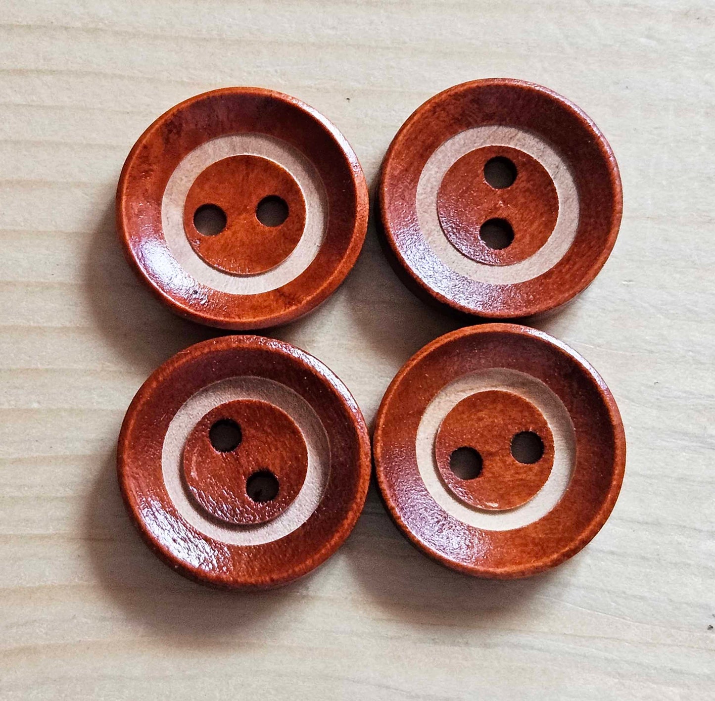 HALO / Maroon Brown 2-Hole Wooden Buttons / 18mm (Set of 6)