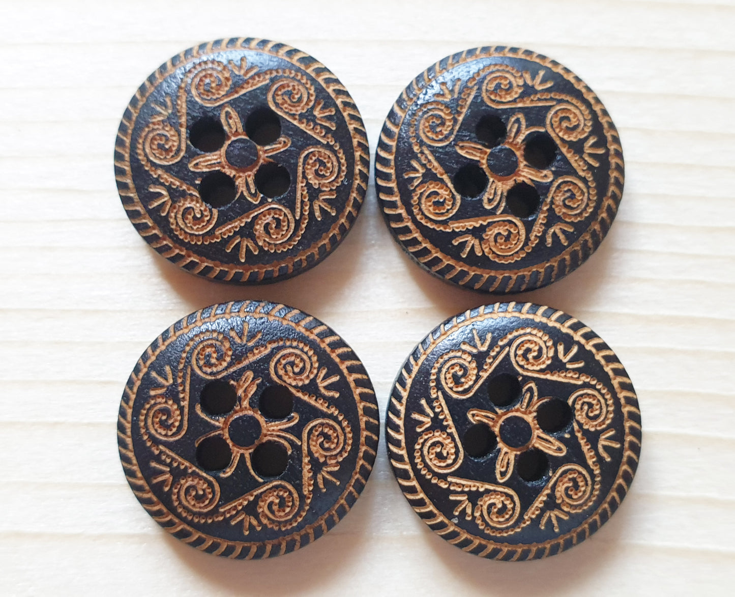 MANDALA 4-HOLE / 15mm / Wooden Buttons / Sewing Buttons