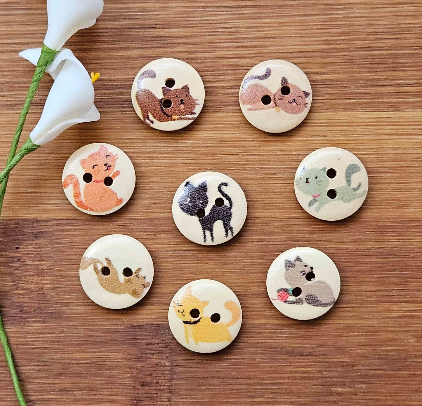 Clearance // PLAYFUL CATS / Wooden Buttons / 15mm (Set of 8)