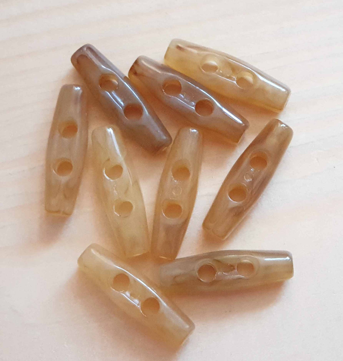 RESIN TOGGLE LIGHT BROWN / 24-38mm / Resin Buttons / Sewing Buttons