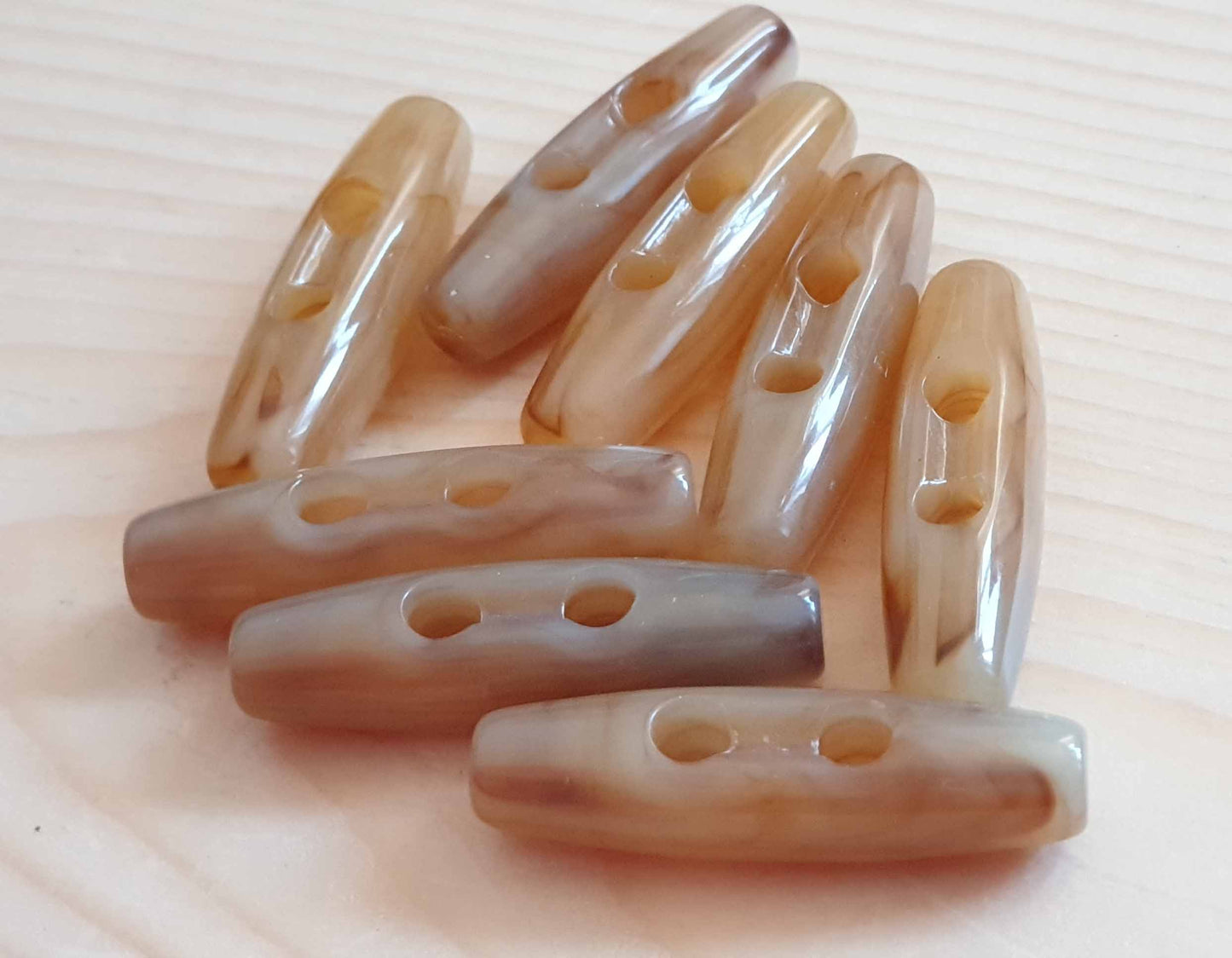 RESIN TOGGLE LIGHT BROWN / 24-38mm / Resin Buttons / Sewing Buttons