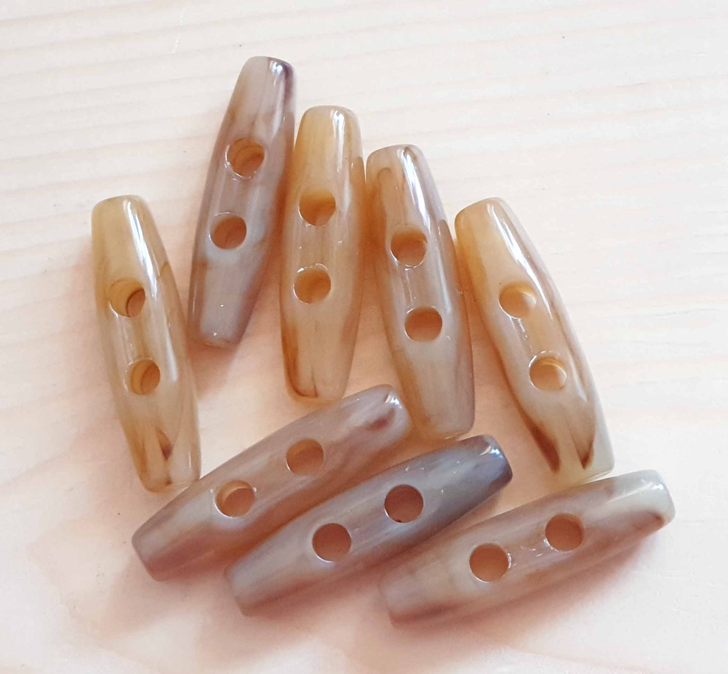 RESIN TOGGLE LIGHT BROWN / 24-38mm / Resin Buttons / Sewing Buttons