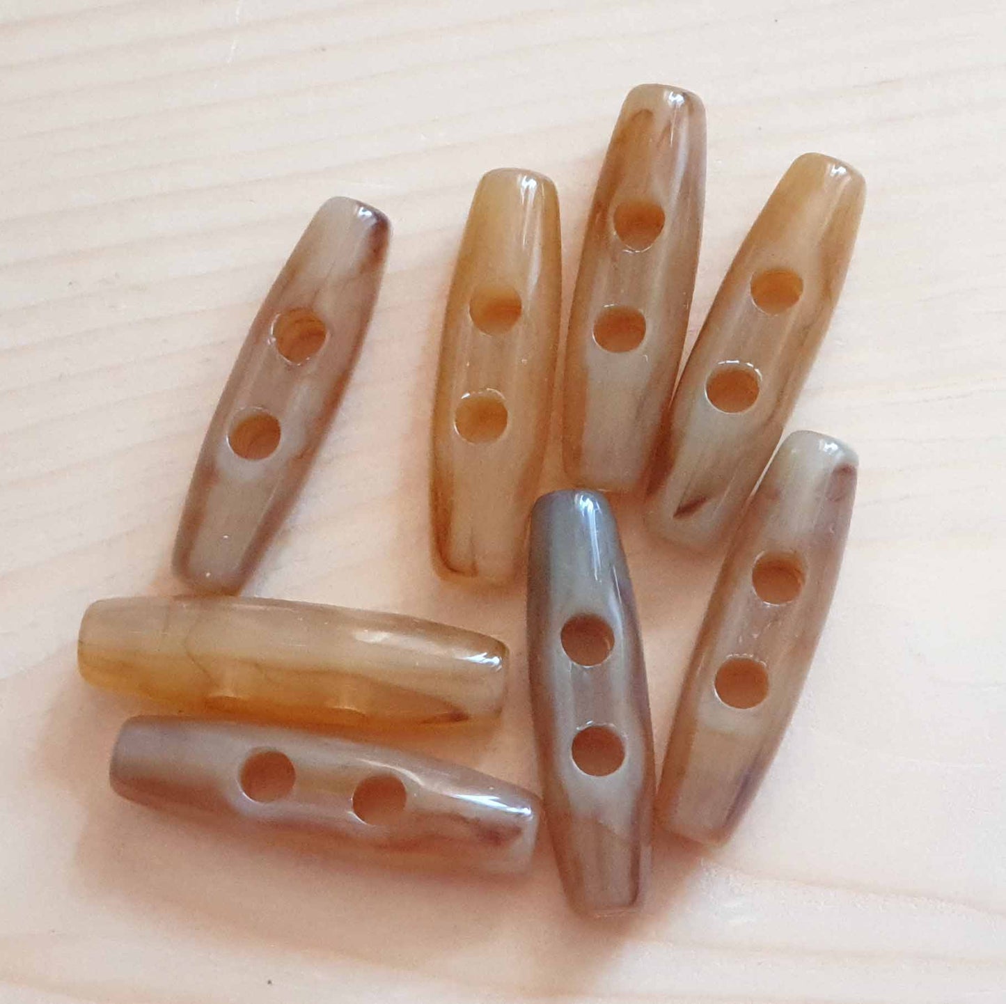 RESIN TOGGLE LIGHT BROWN / 24-38mm / Resin Buttons / Sewing Buttons