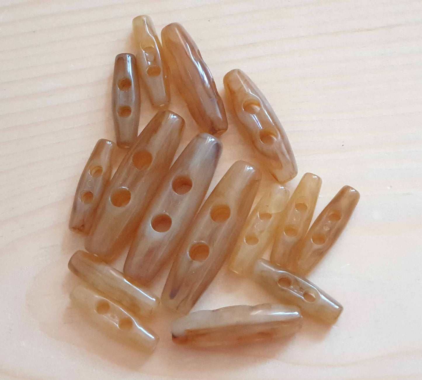 RESIN TOGGLE LIGHT BROWN / 24-38mm / Resin Buttons / Sewing Buttons