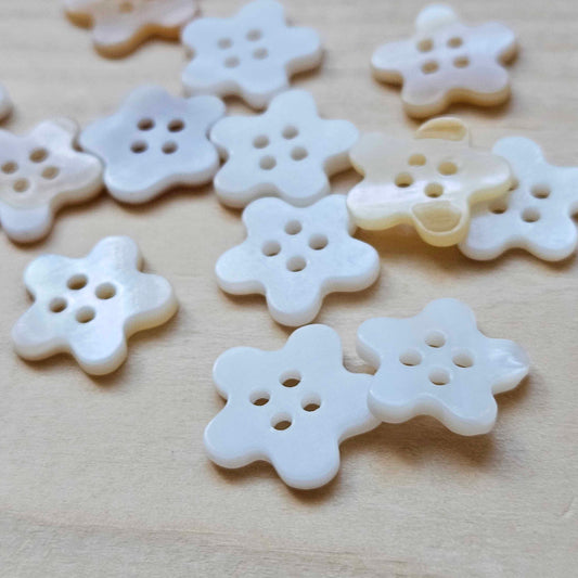 SEASHELL DAISY / 12.5*13mm -  6 buttons / MOP Shell Buttons / Sewing Buttons