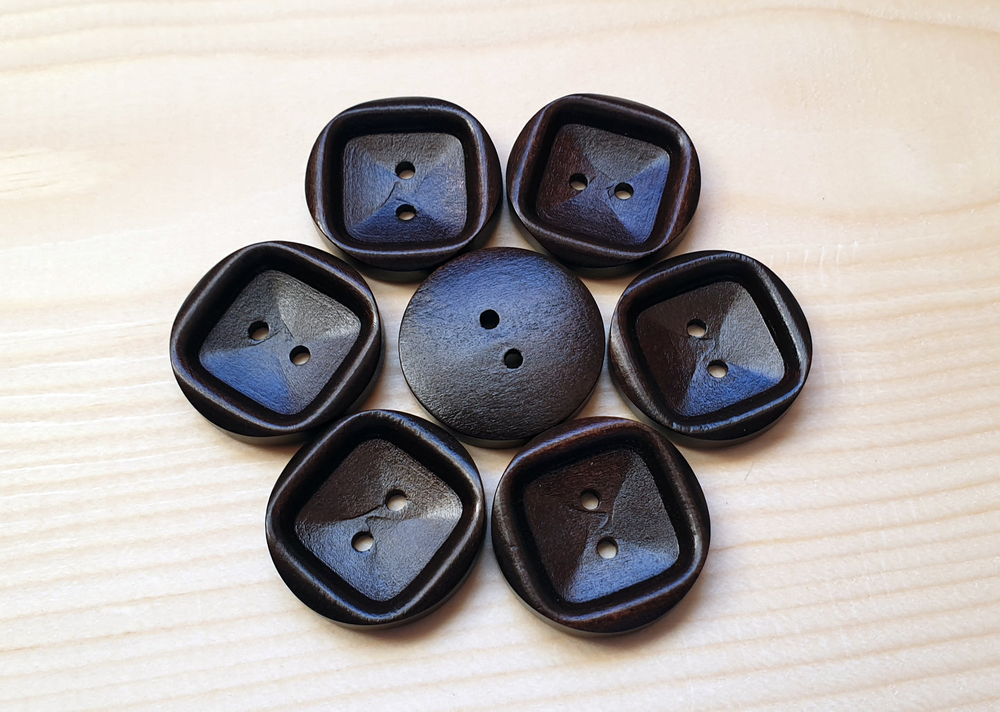 ROUND SQUARE DARK BROWN / 28mm / Wooden Buttons / Sewing Buttons