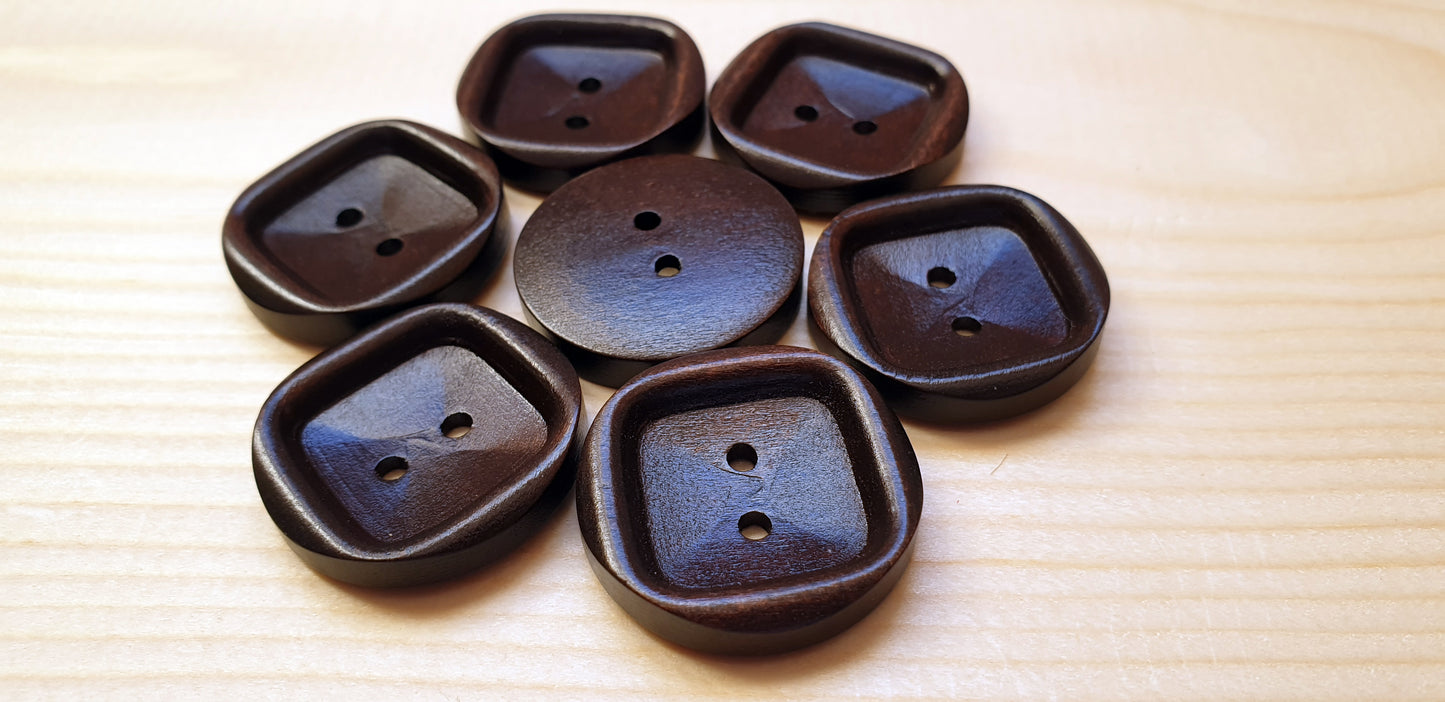 ROUND SQUARE DARK BROWN / 28mm / Wooden Buttons / Sewing Buttons